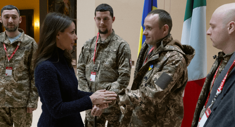 Maria, królowa Danii, spotkała się z ukraińskimi żołnierzami w Waszyngtonie