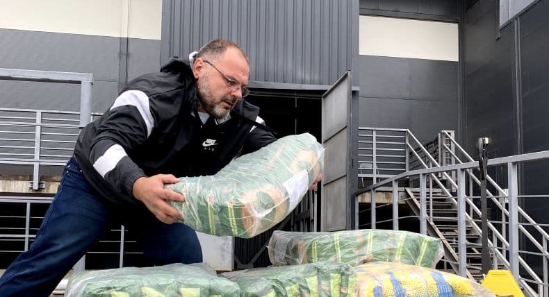 130 zestawów humanitarnych z grantem The BEARR Trust