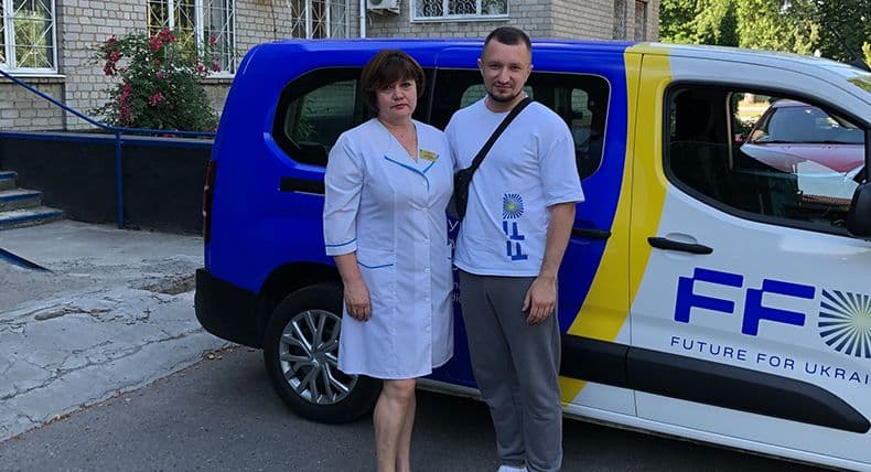 FFU pomaga ofiarom ataku rakietowego na centrum handlowe w Krzemieńczuku